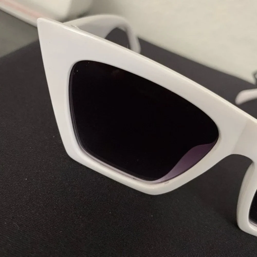 Oversized White Cat Eye Sunglasses - Picture 6 of 7